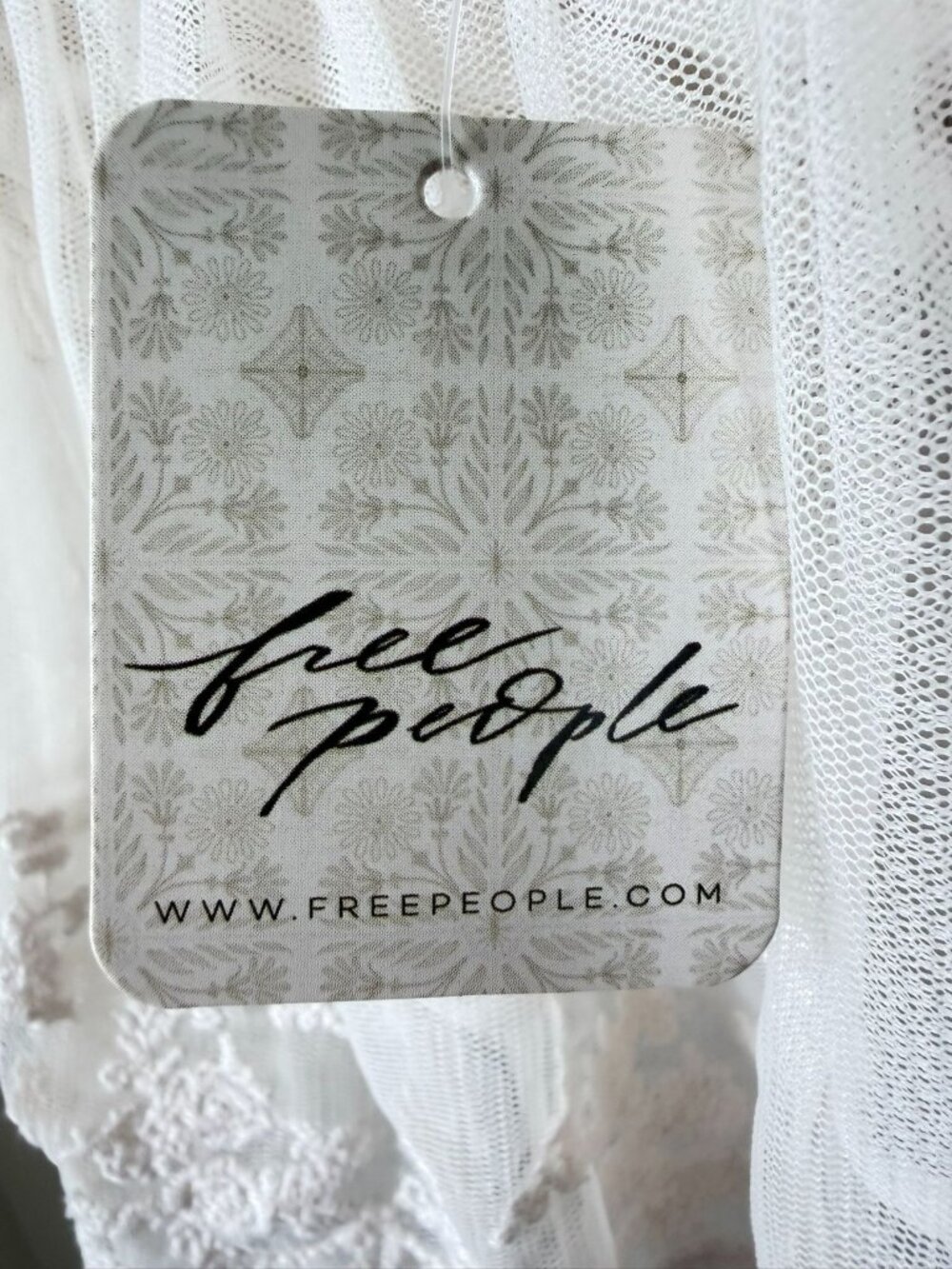 NWT Free People White Lace Tiered Off-Shoulder Crop Top Women's Medium - Picture 2 of 6